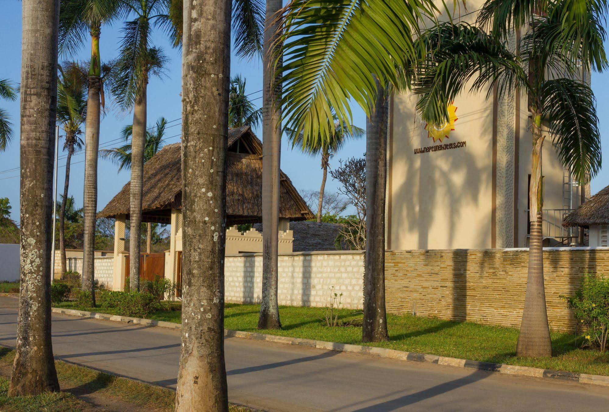 Neptune Paradise Beach Resort & Spa Galu Kültér fotó