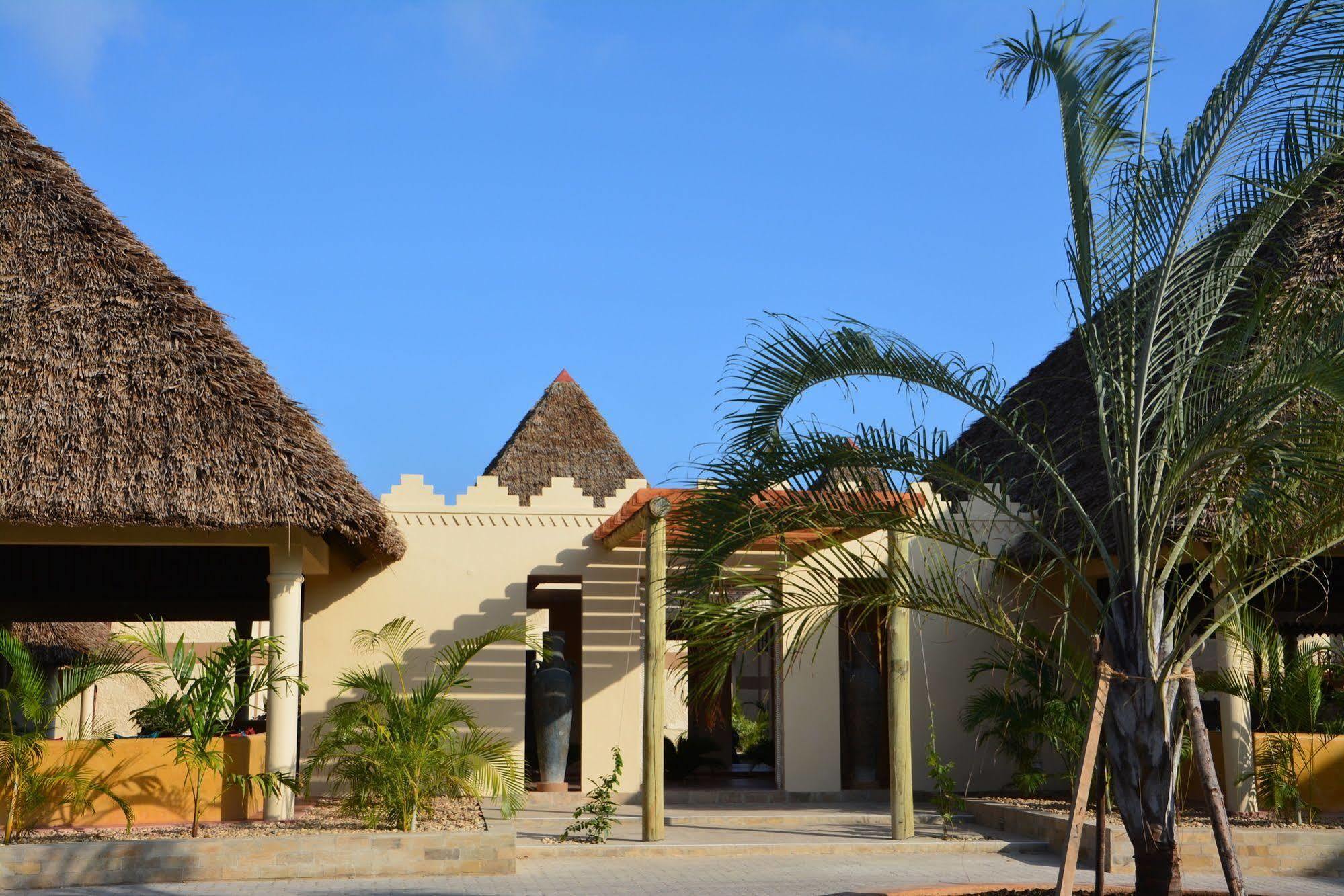 Neptune Paradise Beach Resort & Spa Galu Kültér fotó